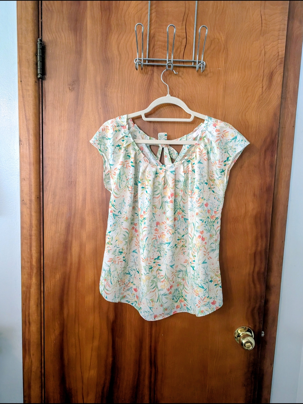 Light Floral Keyhole Cap-Sleeve Top - Cream Multi